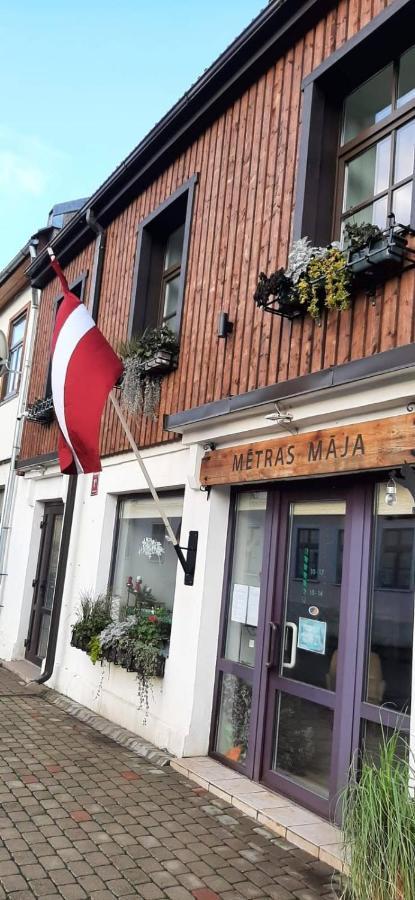 ホテル Metras Maja Aizpute エクステリア 写真